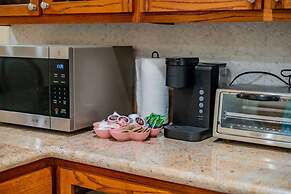 Monterey Park Retreat Spectacular Views Comfort