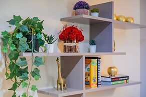 Monterey Park Retreat Spectacular Views Comfort