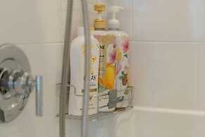 Luxurious Ontario Townhouse Ideal Family Retreat