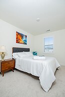 Luxurious Ontario Townhouse Ideal Family Retreat