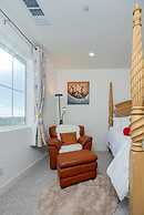 Luxurious Ontario Townhouse Ideal Family Retreat