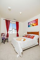 Luxurious Ontario Townhouse Ideal Family Retreat