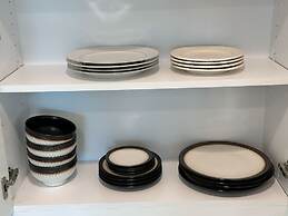 Luxurious Ontario Townhouse Ideal Family Retreat