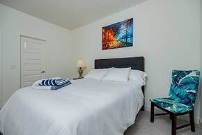 Luxurious Ontario Townhouse Ideal Family Retreat