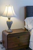 Luxurious Ontario Townhouse Ideal Family Retreat