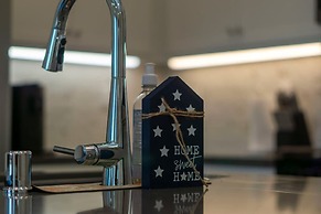 Luxurious Ontario Townhouse Ideal Family Retreat