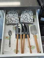 Luxurious Ontario Townhouse Ideal Family Retreat