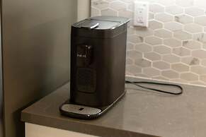 Luxurious Ontario Townhouse Ideal Family Retreat