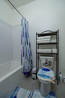 Luxurious Ontario Townhouse Ideal Family Retreat