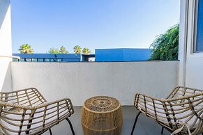 Modern Family Getaway With Spacious Living Areas