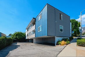 Modern Family Getaway With Spacious Living Areas