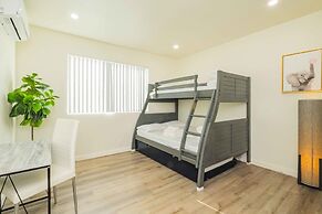 Modern Family Getaway With Spacious Living Areas