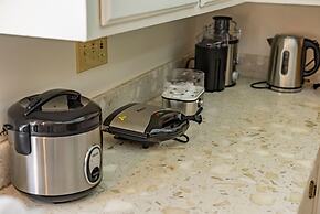 Serene Retreat With Modern Comforts in San Gabriel