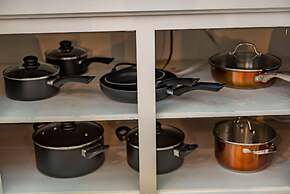 Serene Retreat With Modern Comforts in San Gabriel