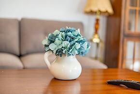 Serene Retreat With Modern Comforts in San Gabriel