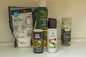 Serene Retreat With Modern Comforts in San Gabriel