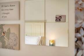 Serene Retreat With Modern Comforts in San Gabriel