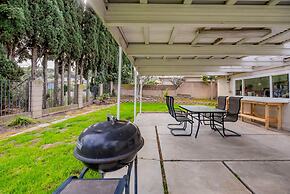 Serene Retreat With Modern Comforts in San Gabriel