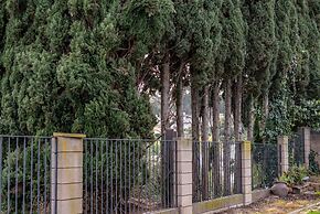 Serene Retreat With Modern Comforts in San Gabriel