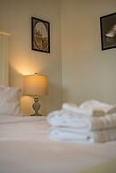 Serene Retreat With Modern Comforts in San Gabriel