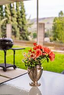 Serene Retreat With Modern Comforts in San Gabriel