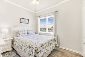 Tradewinds 1301 Beachfront Top-floor