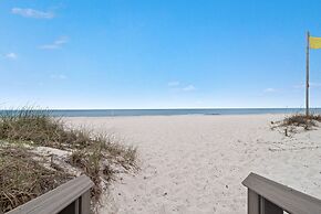 Silver Beach 302 Beachfront 3rd Floor Pool