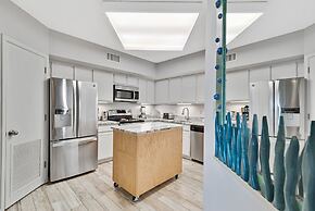 Windward Pointe 804- Sleeps 10 Beachfront Resort Amenities