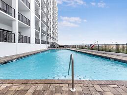 Palms 404- 4th Floor Corner Unit Beach