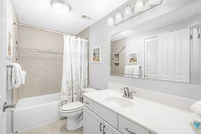 Palms 404- 4th Floor Corner Unit Beach