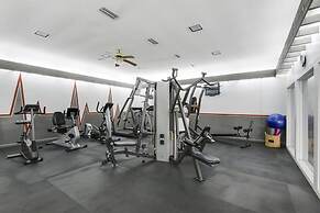 Windward Pointe 1006- Corner Unit Amazing Beach Views