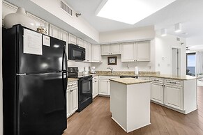 Windward Pointe 1006- Corner Unit Amazing Beach Views