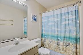 Seaside Beach 2103- Ground Level Beachside