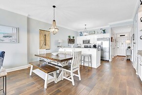 Regency Isle 806 2 BR 2 5 BA Gulf-front A