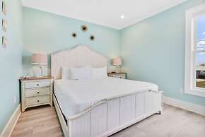 Porpoise-full Life Spacious Beach Home w Pool