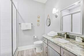 Porpoise-full Life Spacious Beach Home w Pool