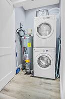 Porpoise-full Life Spacious Beach Home w Pool