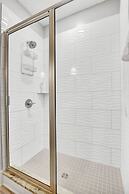 Porpoise-full Life Spacious Beach Home w Pool