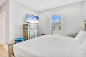 Porpoise-full Life Spacious Beach Home w Pool