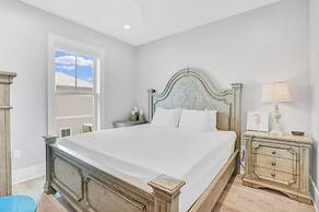 Porpoise-full Life Spacious Beach Home w Pool