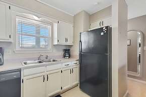 Portside 108- On Ole River Bring Boat Pool