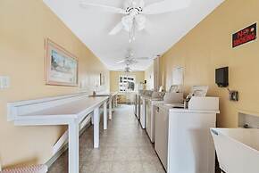 Las Palmas 114- Pool BBQ Short Walk to Beach