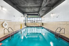 Phoenix III 3031 Beachfront End-unit