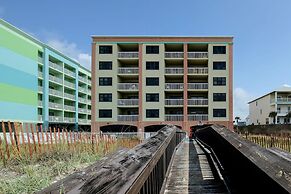 Harbour Place 102- Gulf-front Pool hot tub