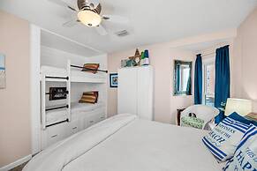 Gulfside Townhome 32 Beachfront Townhouse w Pool