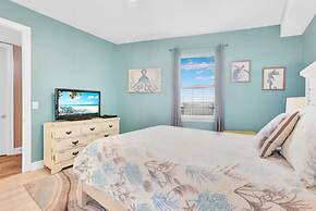 Grand Pointe 502- Gulf-front Water on 2 Sides