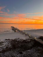 Four Seasons 502-e Pier Newly Remodeled