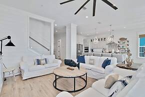 Lil Tip Sea 8 BR Private Pool Elevator Beach