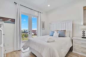 Lil Tip Sea 8 BR Private Pool Elevator Beach