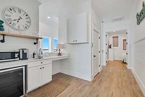 Lil Tip Sea 8 BR Private Pool Elevator Beach